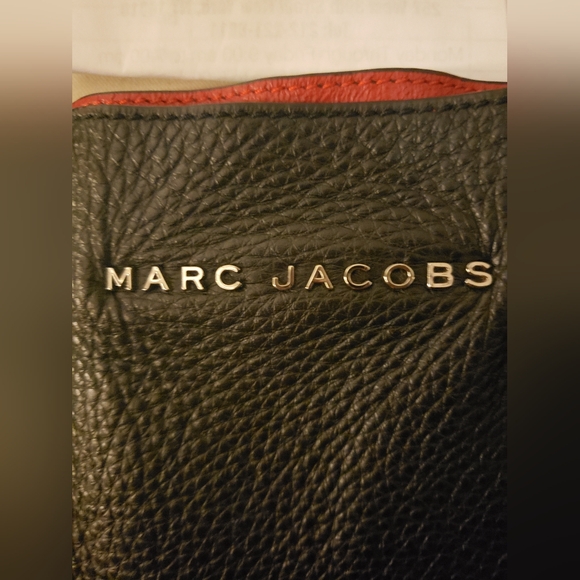 Marc Jacobs Handbags - Marc Jacobs soft black lambskin leather tote w pouch lipstick red lining Tote L